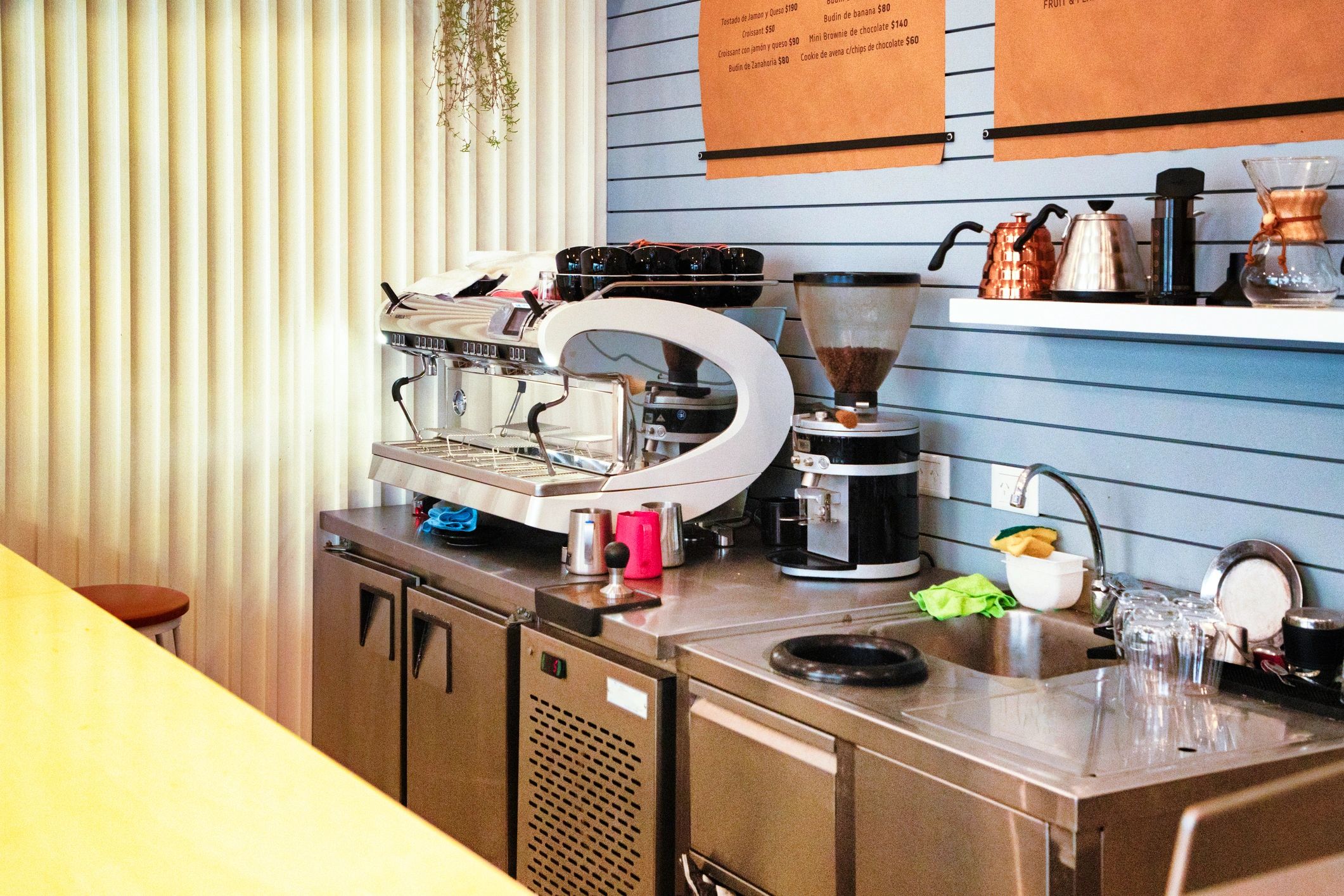 Restaurant counter technology environment